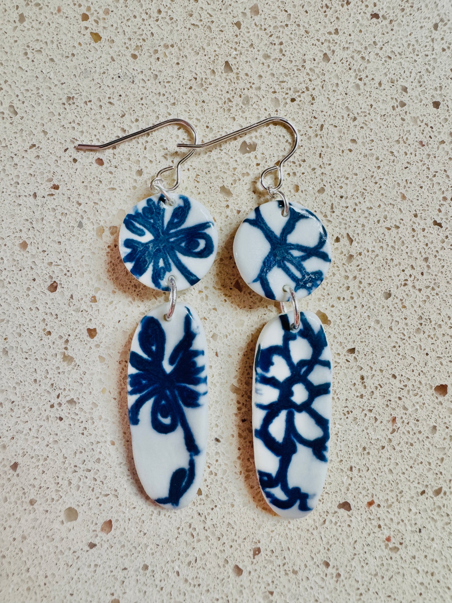 Boucles d'oreilles en porcelaine feuille