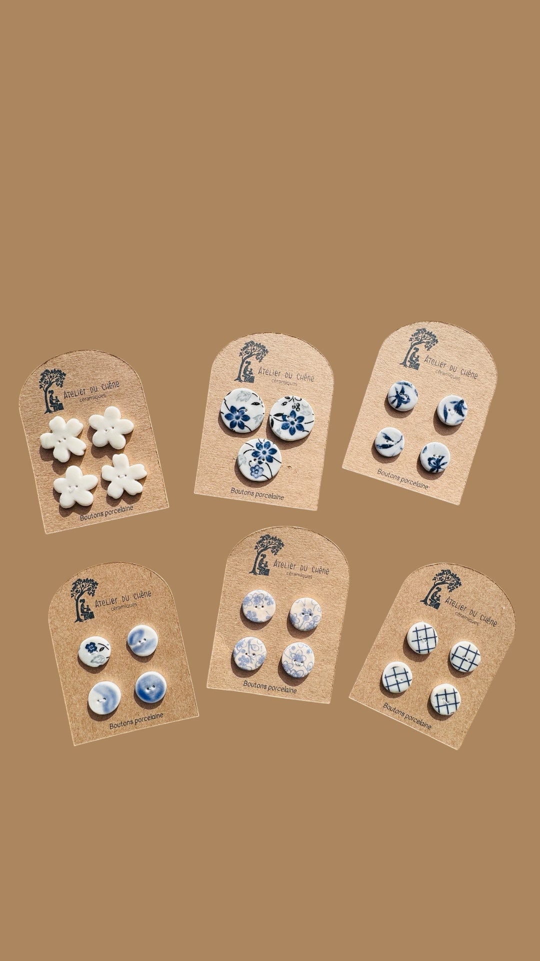 Boutons en porcelaine fleurs bleues 1