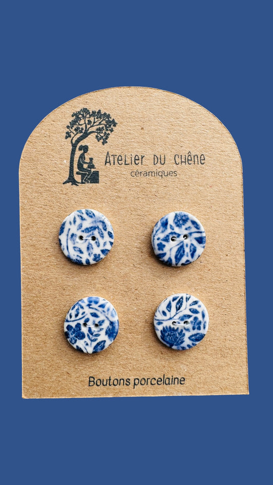 Boutons en porcelaine fleurs bleues 1