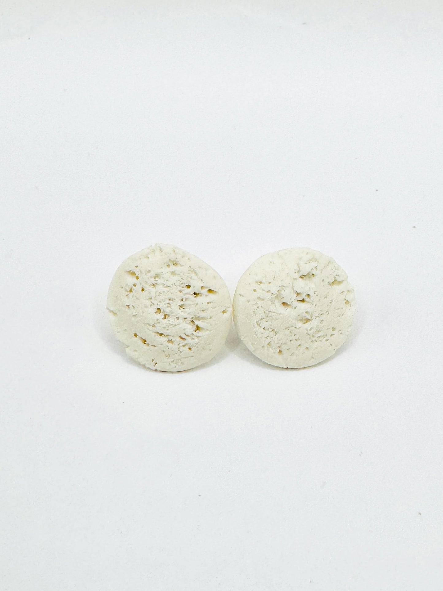 Puces d’oreilles en porcelaine
