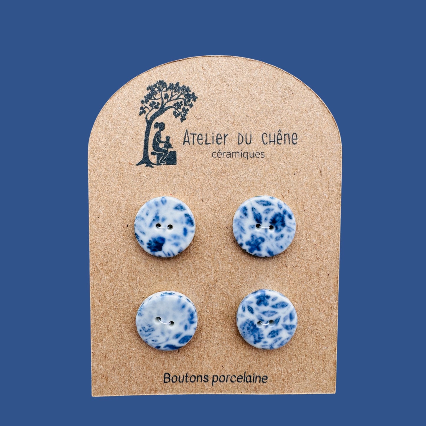 Boutons en porcelaine traces