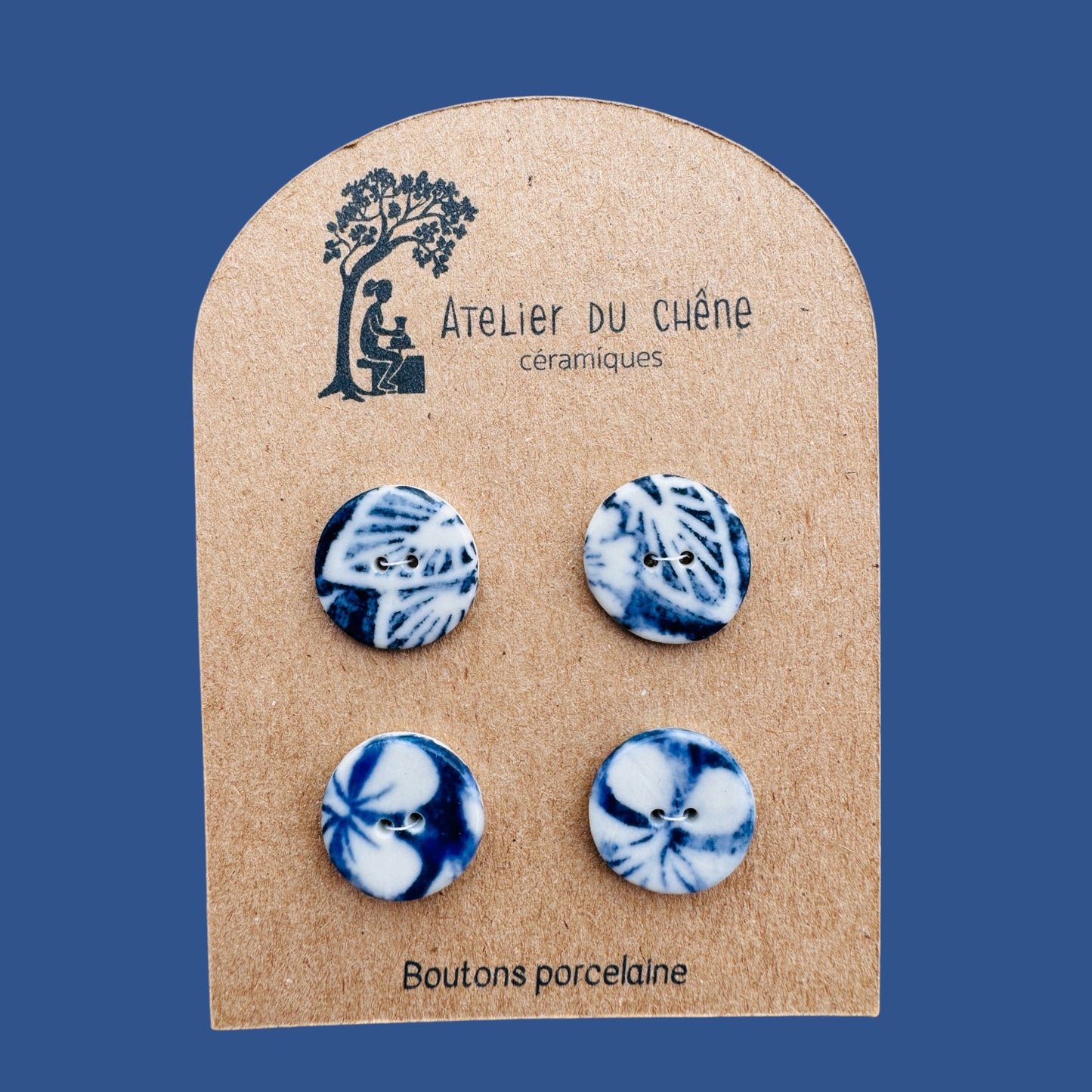 Boutons en porcelaine cyanotype