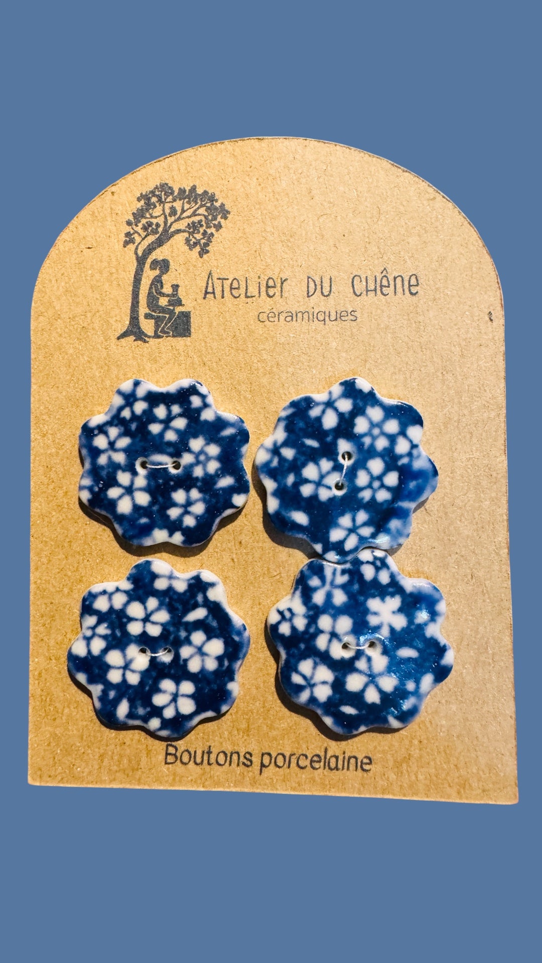 Boutons en porcelaine fleurs bleues